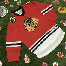 Load image into Gallery viewer, Reebok NHL Chicago Blackhawks Home Hockey Jersey Size S Red Black 4-7 Youth