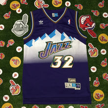 Load image into Gallery viewer, Karl Malone #32 Utah Jazz Men&#39;s adidas Throwback Classics Swingman Jersey Size Large