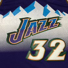 Load image into Gallery viewer, Karl Malone #32 Utah Jazz Men&#39;s adidas Throwback Classics Swingman Jersey Size Large